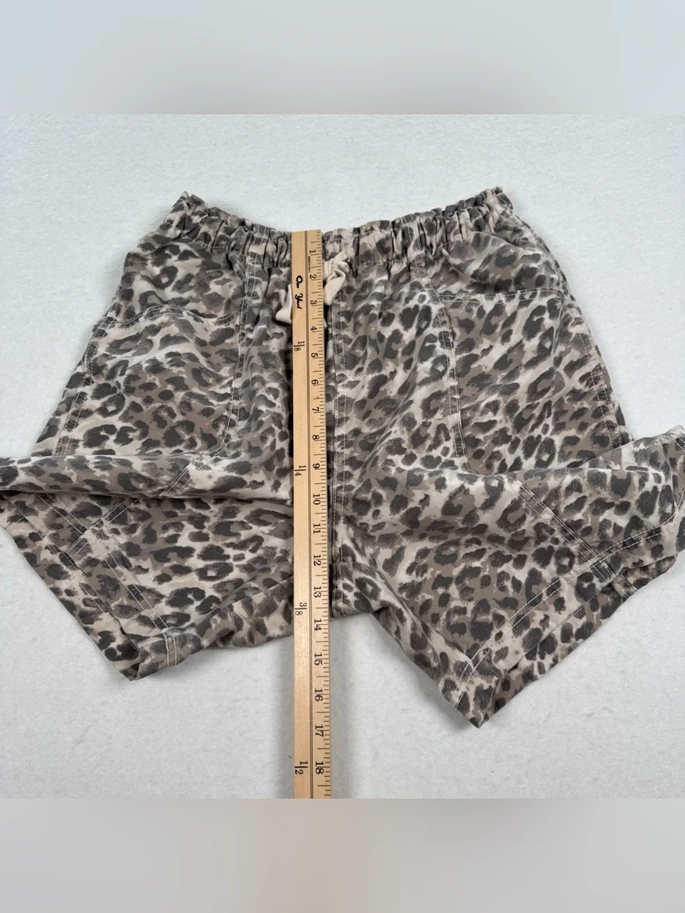 Aerie Elastic Waist Drawstring Jorts Cake Batter Women M Leopard Pull On Shorts - Picture 5 of 9